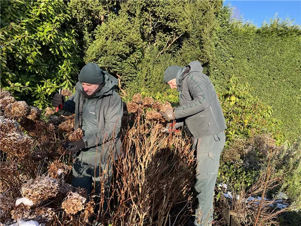 Auszubildende/r als Gärtner/in im Garten- und Landschaftsbau