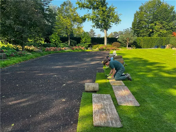 Landschaftsgärtner/ in sowie Landschaftsgärtnermeister/in